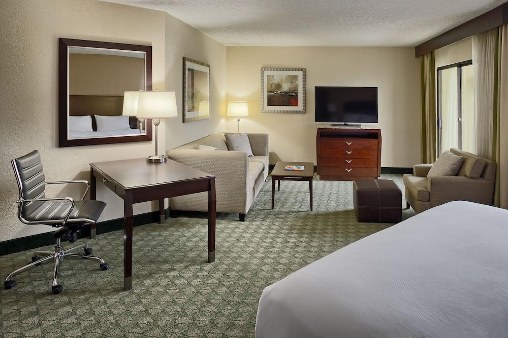 Doubletree By Hilton Downtown 4*